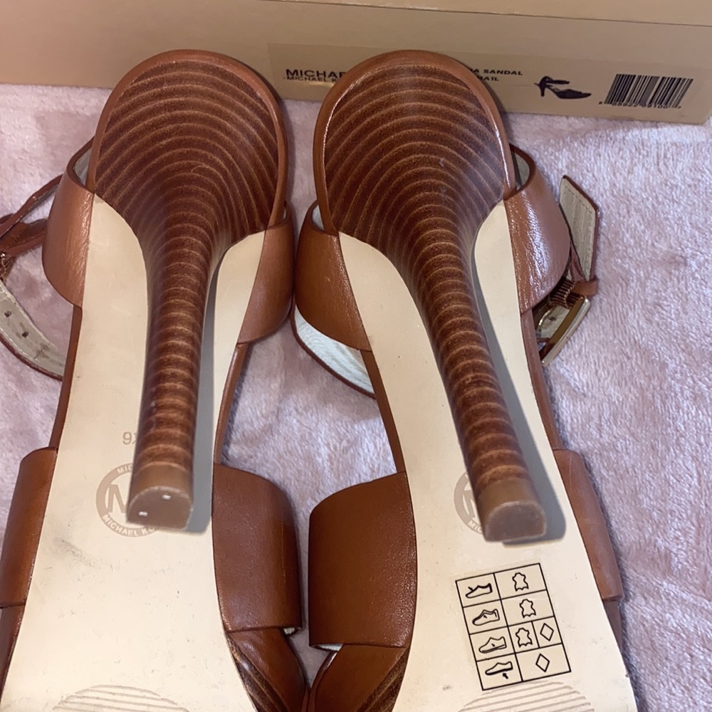 Michael Kors Oksana leather platform sandals - Picture 7 of 7